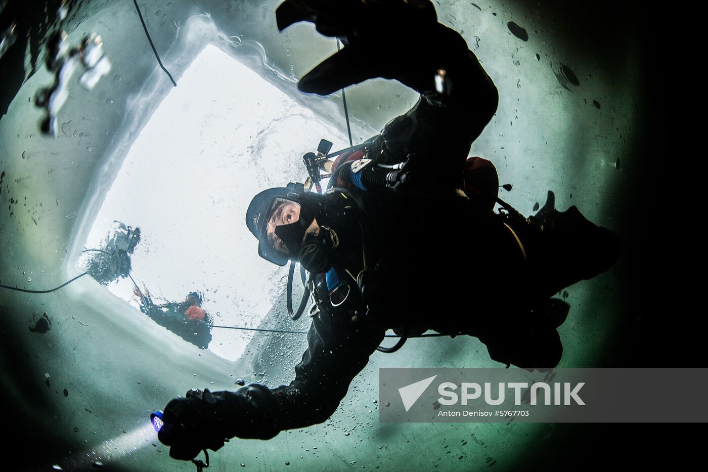 Russia Ice Diving