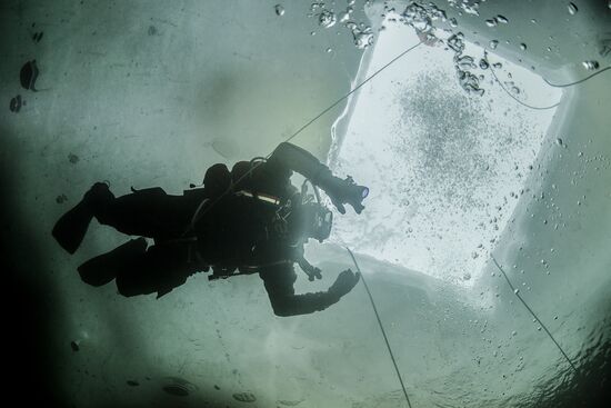 Russia Ice Diving