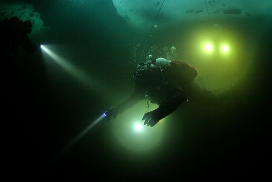 Russia Ice Diving