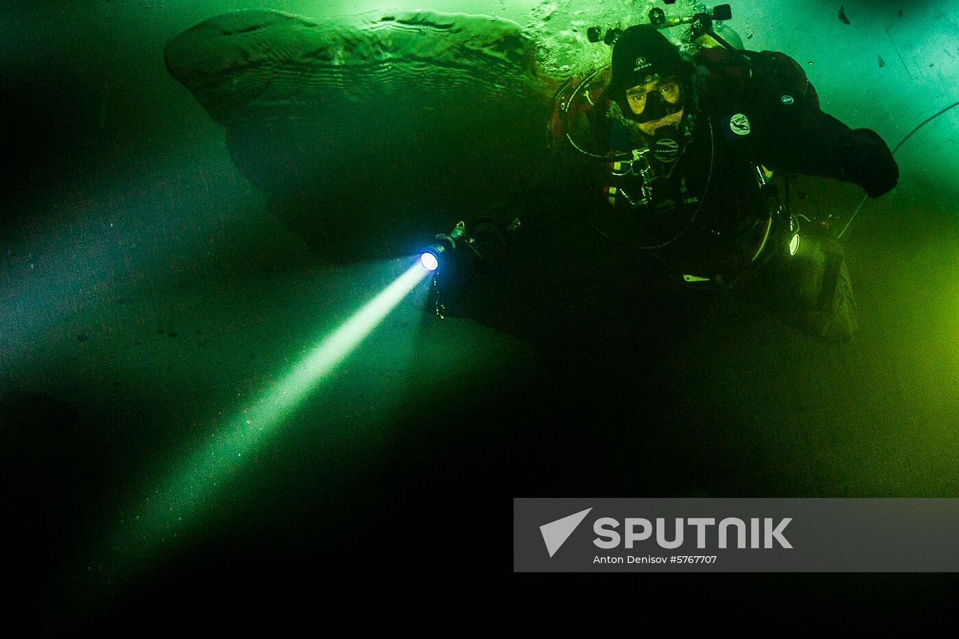 Russia Ice Diving