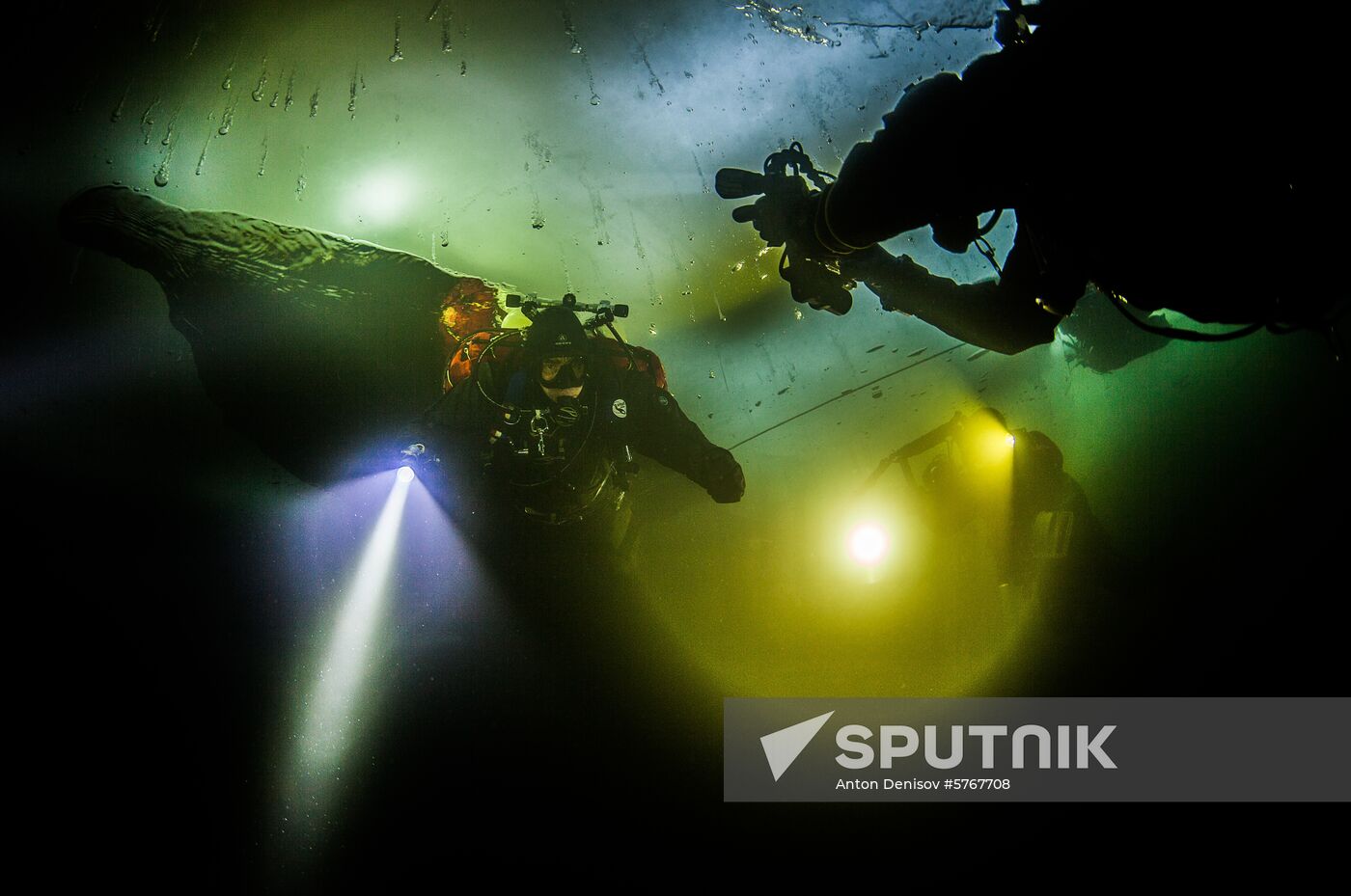 Russia Ice Diving