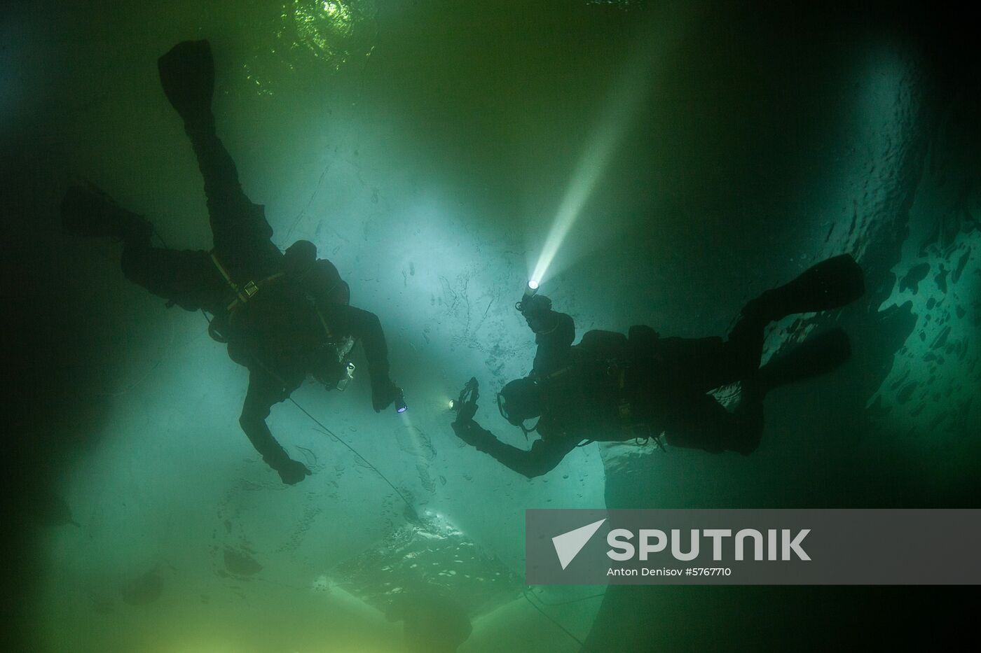 Russia Ice Diving