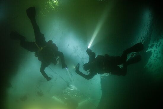 Russia Ice Diving