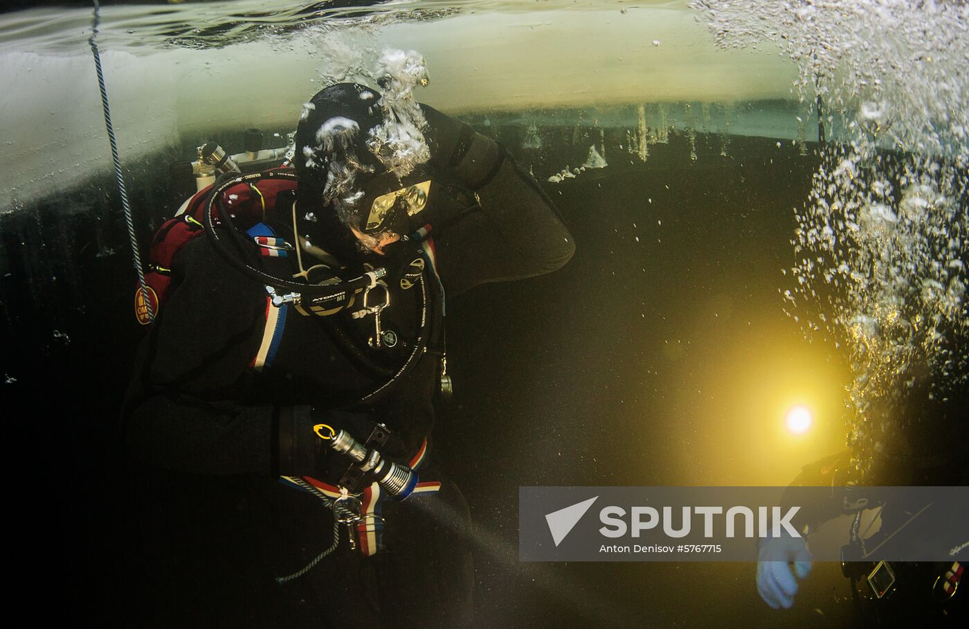 Russia Ice Diving