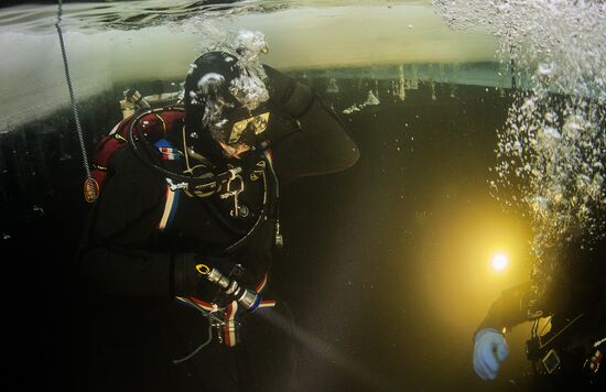 Russia Ice Diving