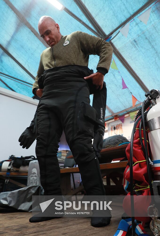 Russia Ice Diving