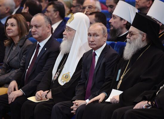 Vladimir Putin attends events marking 10th anniversary of Church Council and Patriarch enthronement