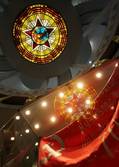 Russia Symbols Of Victory Exhibition