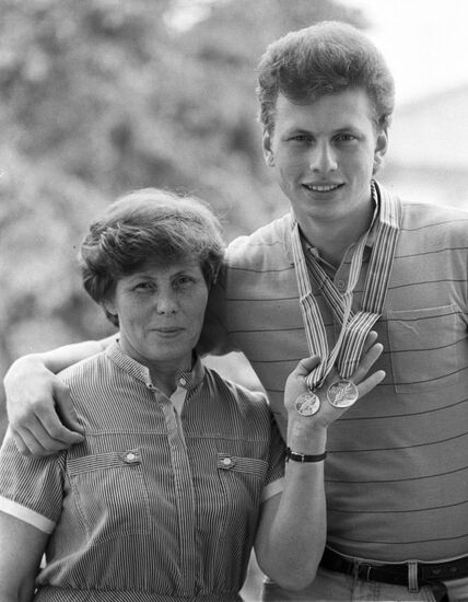 Soviet speed skater Nikolai Gulyayev