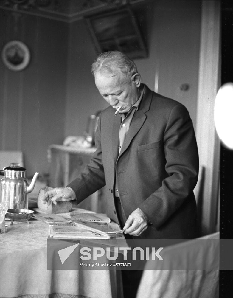 Soviet writer Mikhail Sholokhov