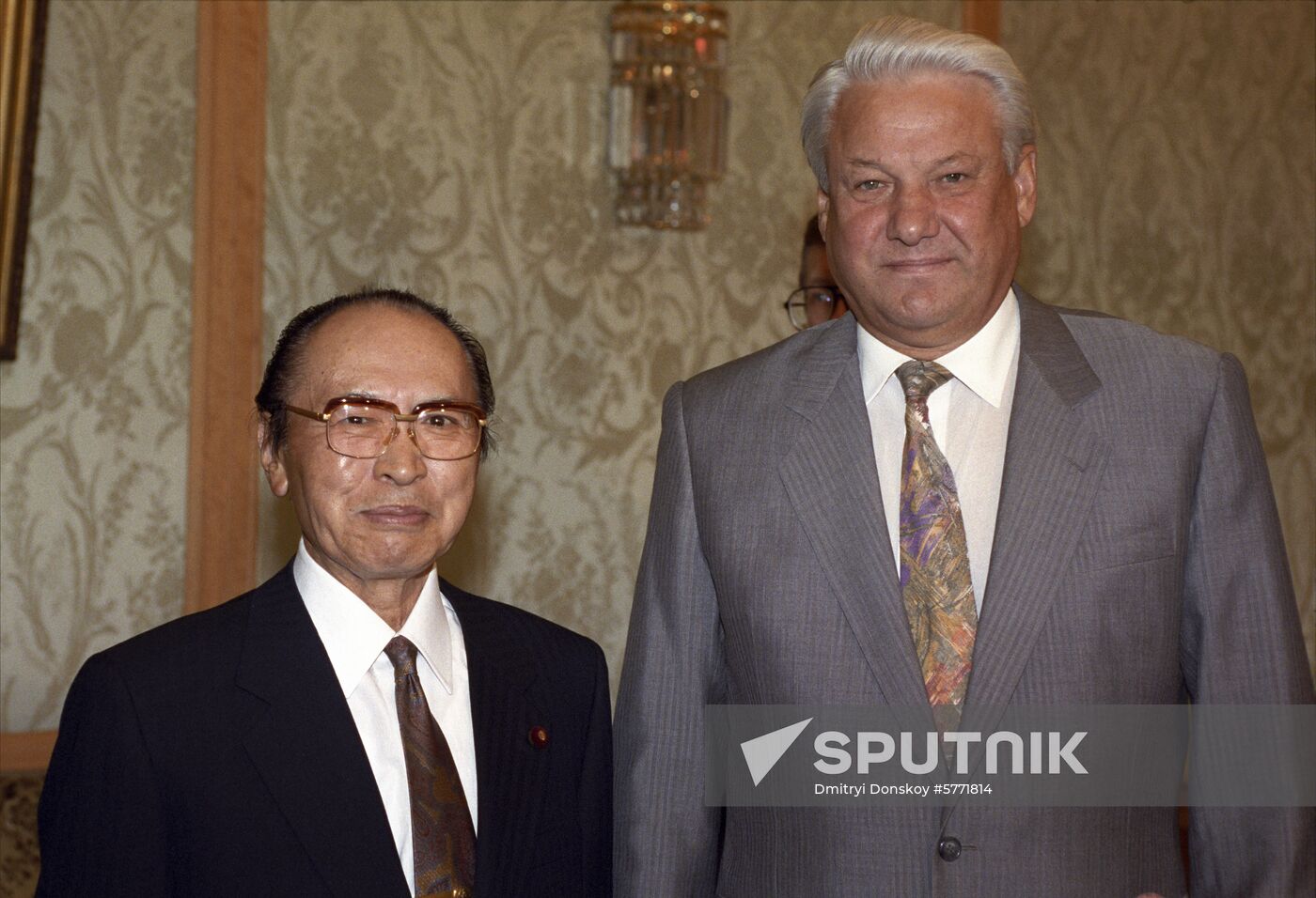 Boris Yeltsin and Minister for Foreign Affairs of Japan Michio Watanabe