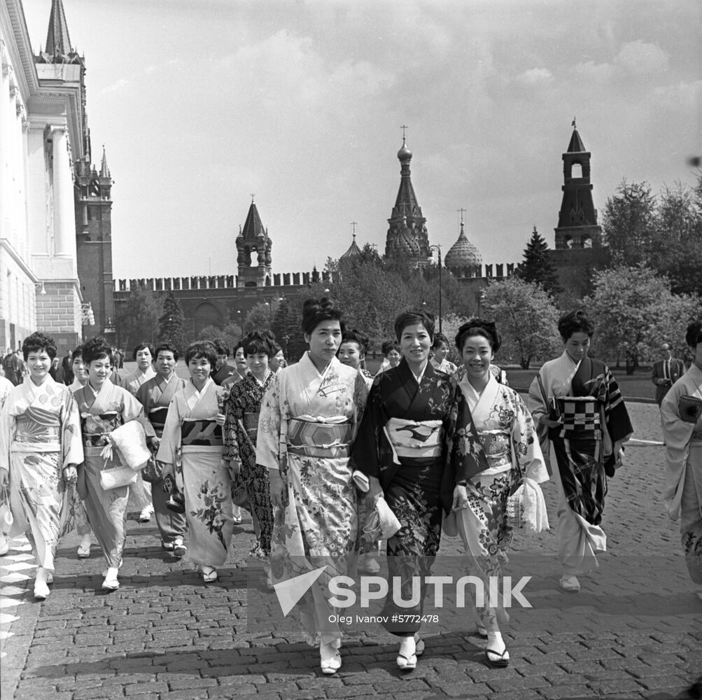 Japan's Nippon Kageki Dan variety show tours Moscow