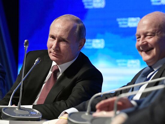 President Vladimir Putin attends meeting of Delovaya Rossiya's Business Forum