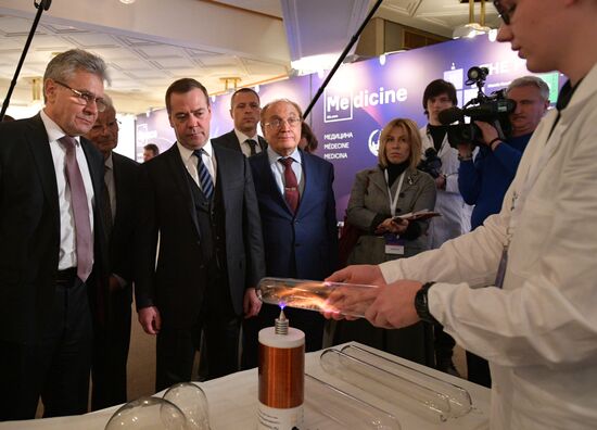 Prime Minister Dmitry Medvedev attends events as part of Year of Mendeleev's Periodic Table