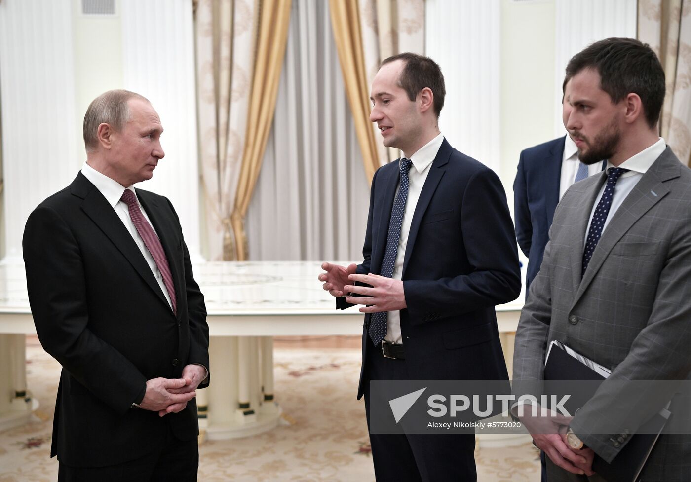 Vladimir Putin meets with 2019 Nemaly Business Prize winners