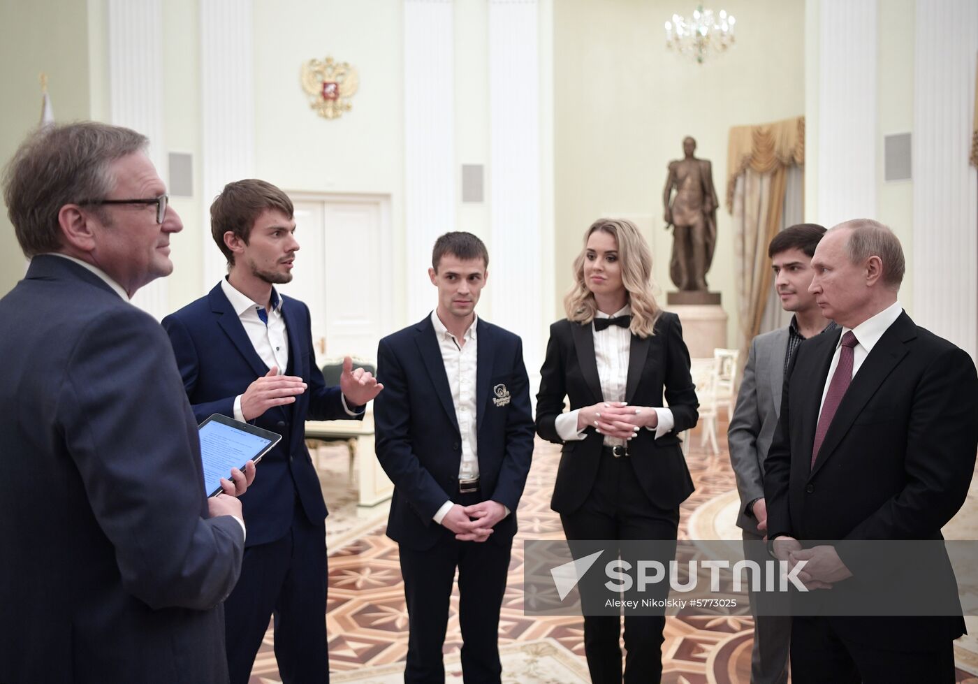 Vladimir Putin meets with 2019 Nemaly Business Prize winners