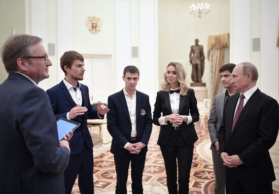 Vladimir Putin meets with 2019 Nemaly Business Prize winners