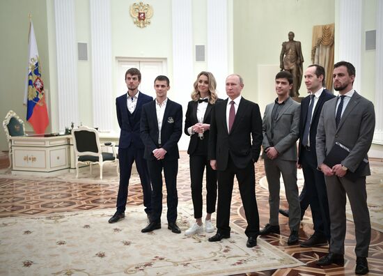 Vladimir Putin meets with 2019 Nemaly Business Prize winners