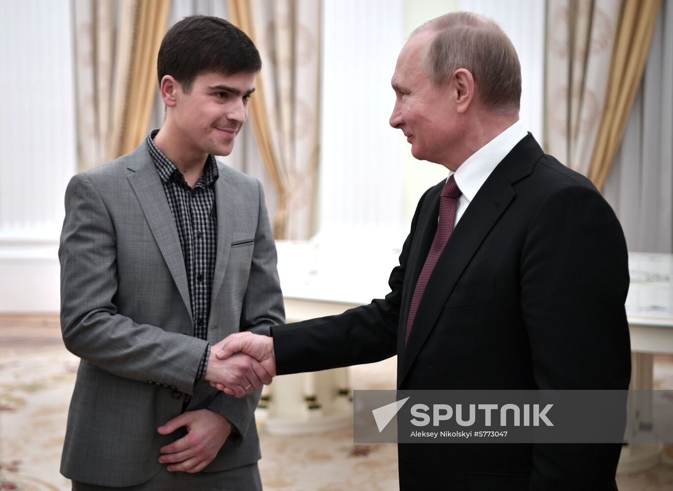 Vladimir Putin meets with 2019 Nemaly Business Prize winners