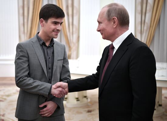 Vladimir Putin meets with 2019 Nemaly Business Prize winners