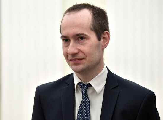 Vladimir Putin meets with 2019 Nemaly Business Prize winners