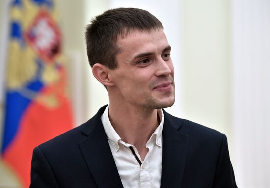 Vladimir Putin meets with 2019 Nemaly Business Prize winners