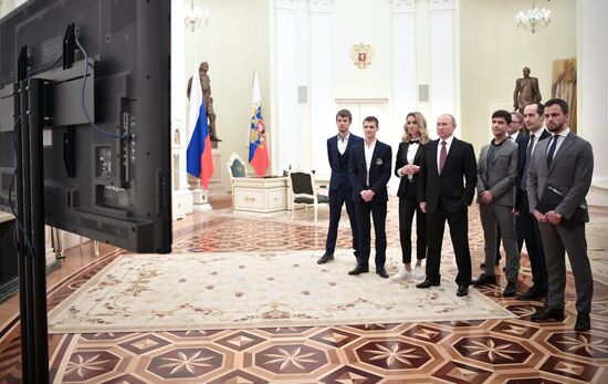 Vladimir Putin meets with 2019 Nemaly Business Prize winners