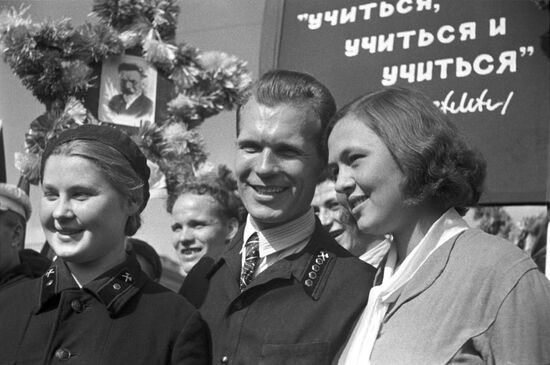 May Day demonstration of workers in 1938