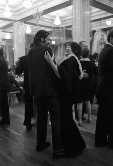 Singles mixer for people over 30