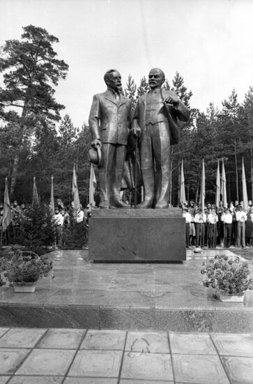 Lenin and Kapsukas