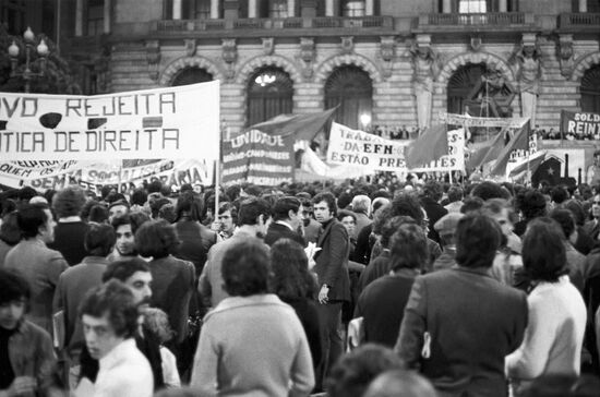 Portugal's Communists rally to support Angola's independence