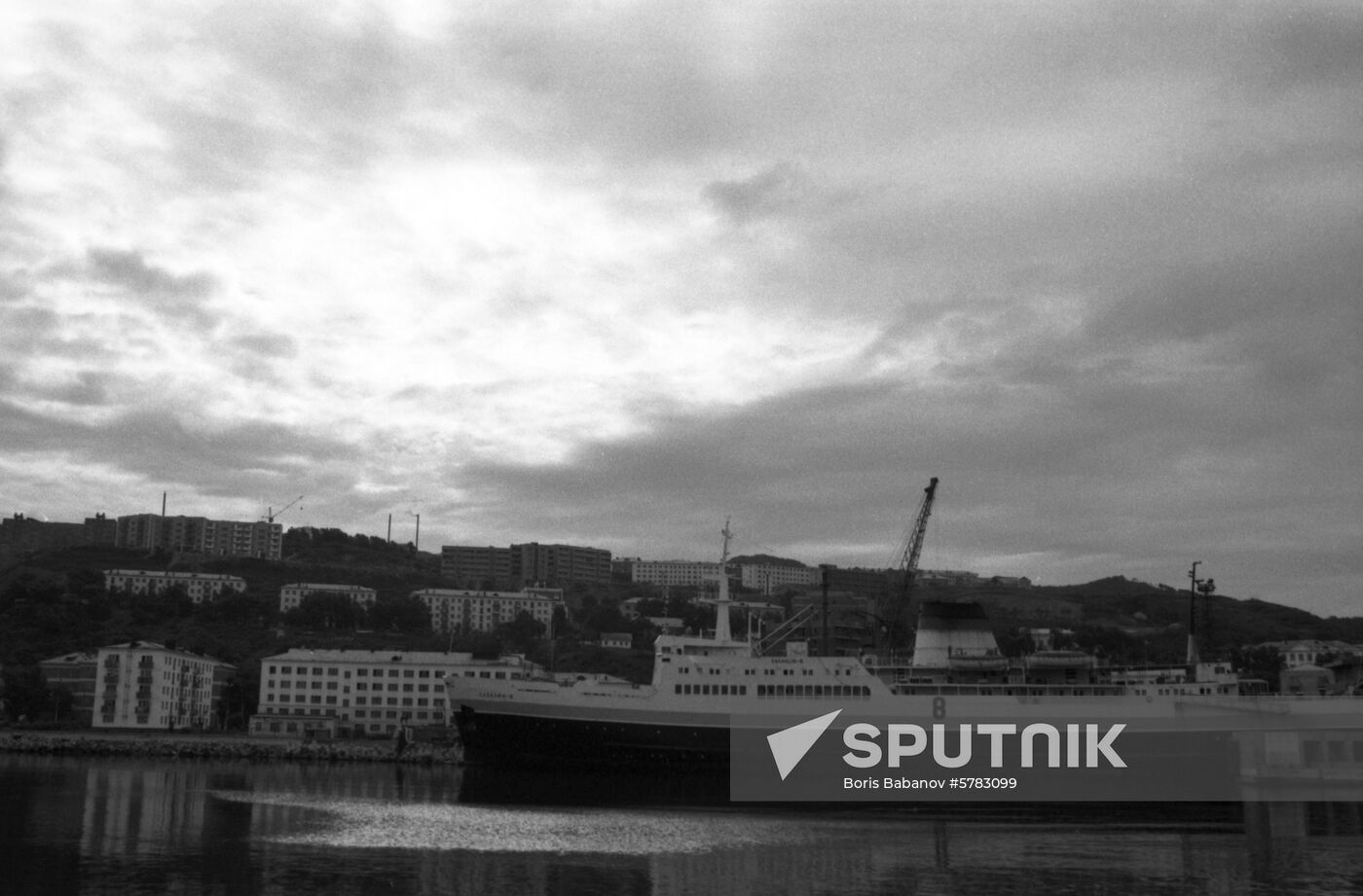 Diesel-electric ship Sakhalin-8