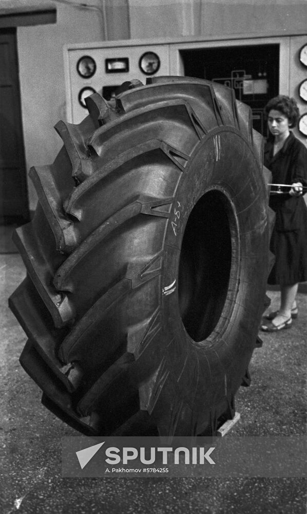 Kirovets tractor