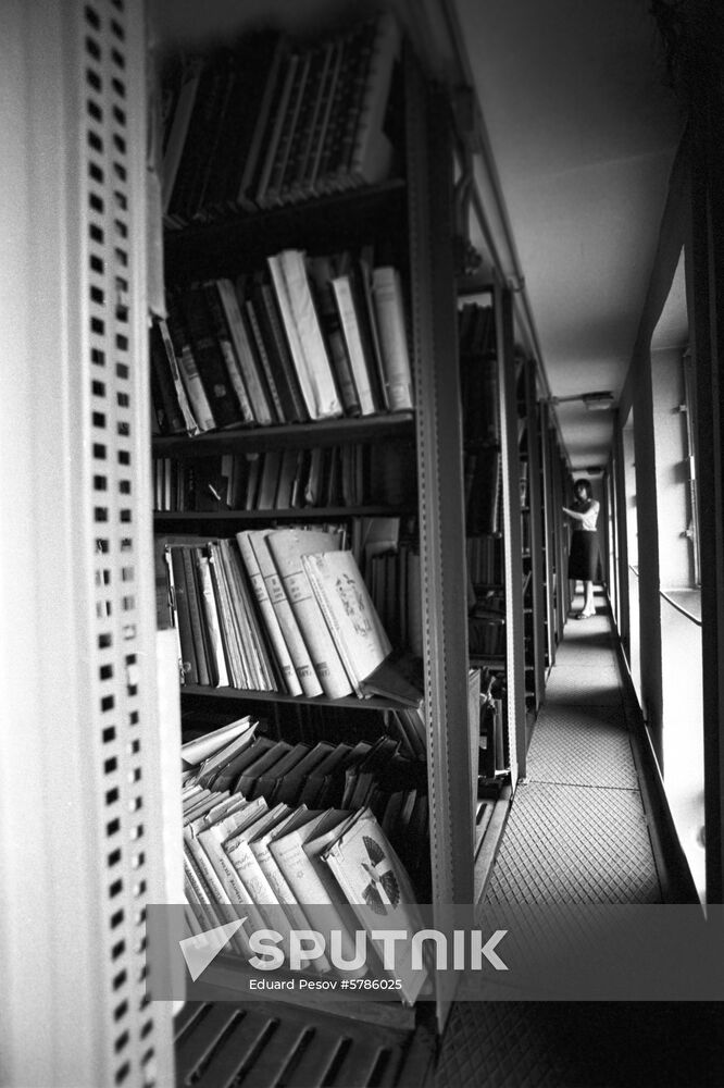Library for foreign literature
