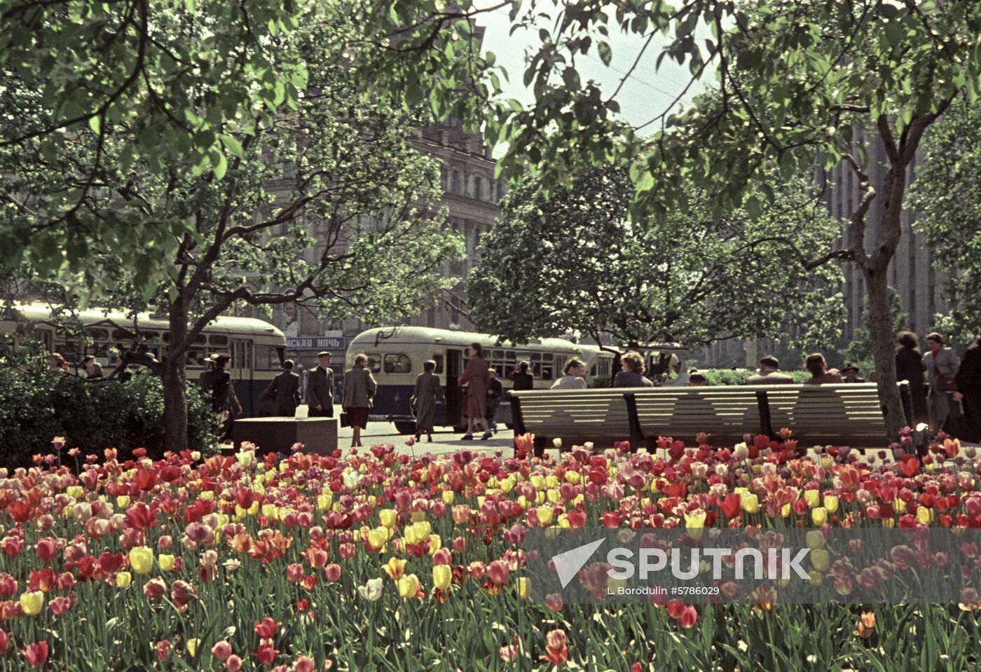 Park outside Bolshoi Theatre in spring