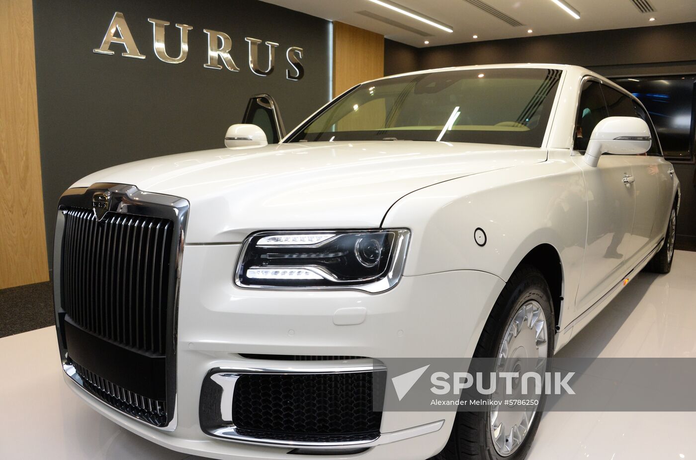 UAE Aurus Limousine