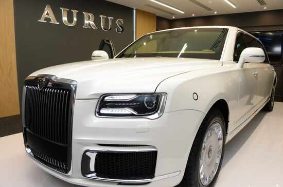 UAE Aurus Limousine
