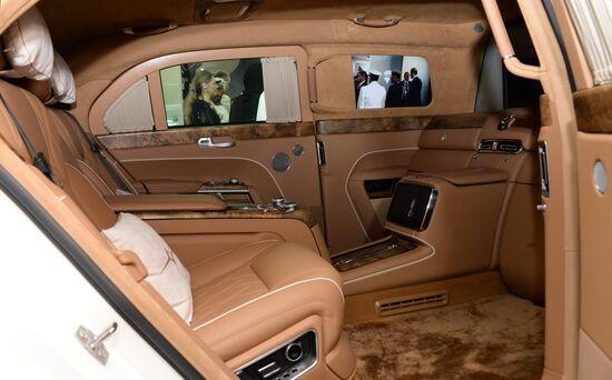 UAE Aurus Limousine