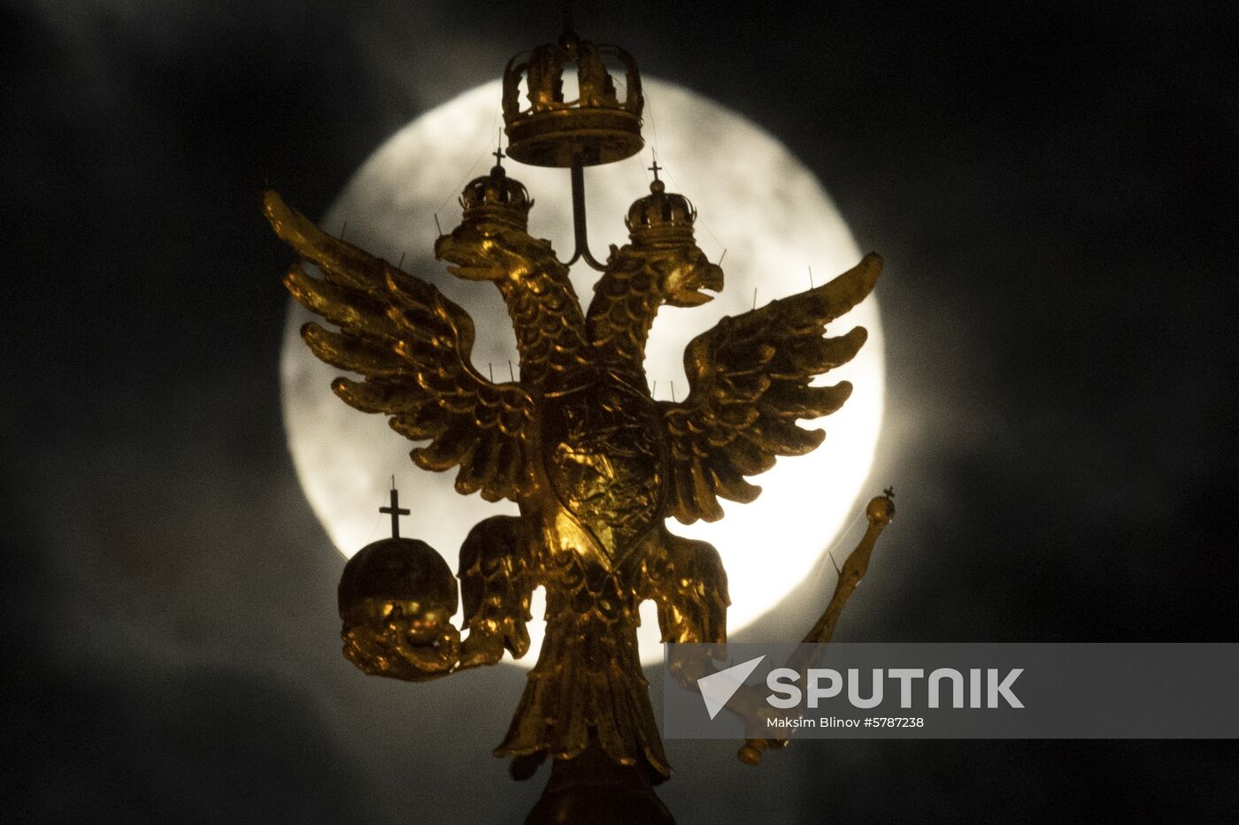 Russia Full Moon