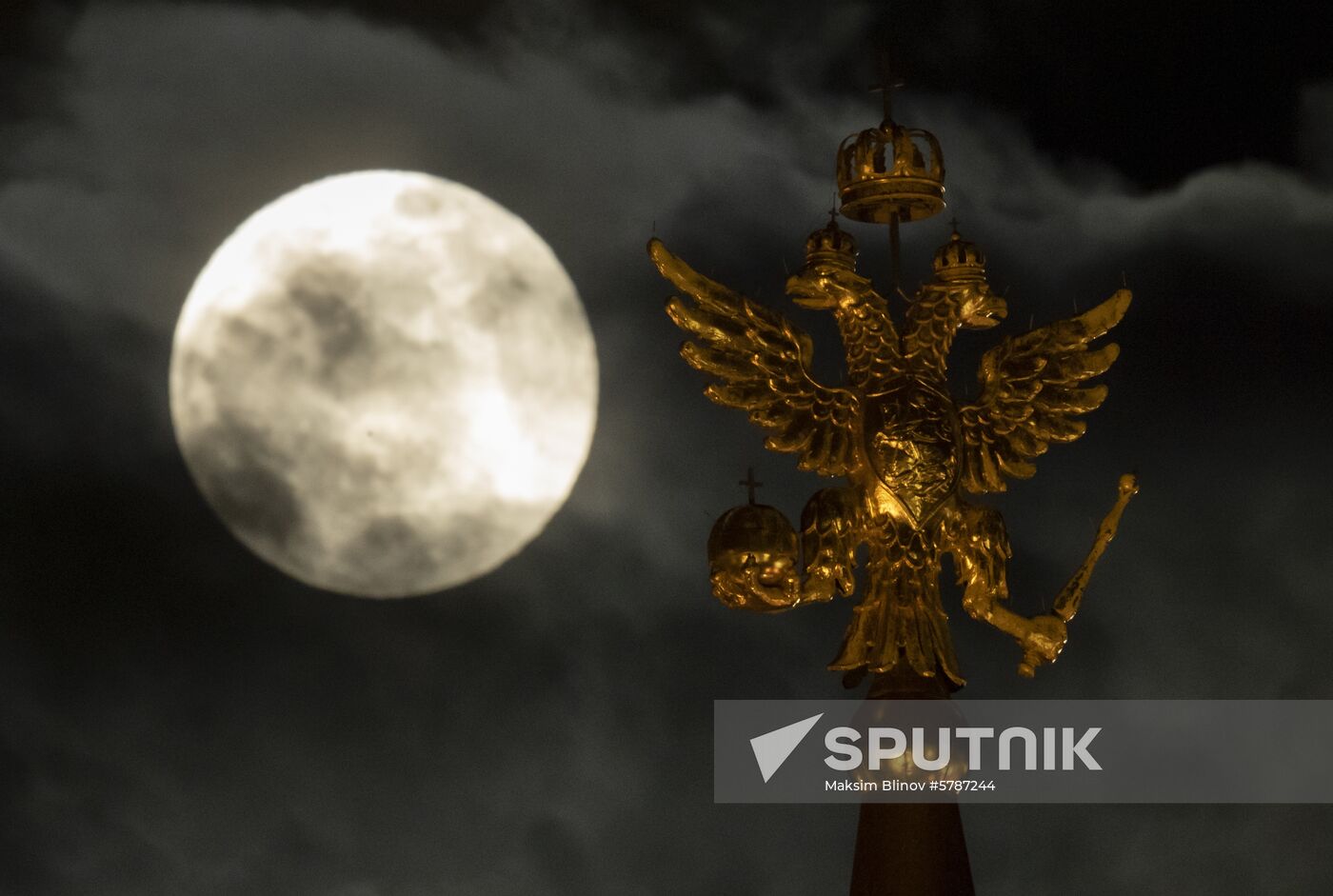 Russia Full Moon