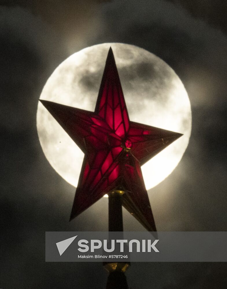 Russia Fool Moon