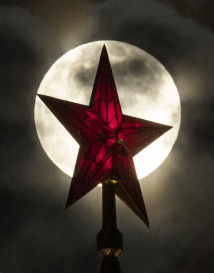 Russia Fool Moon