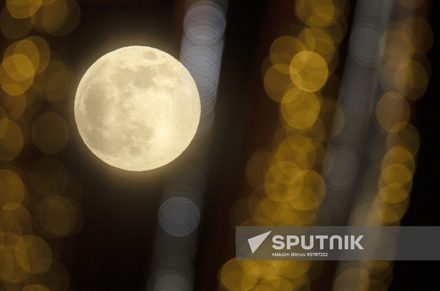 Russia Full Moon