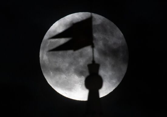 Russia Full Moon