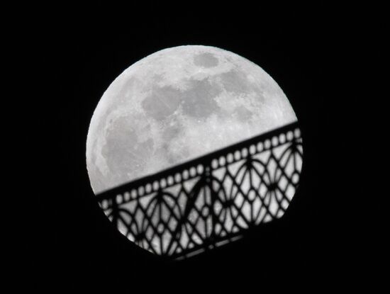 Russia Full Moon