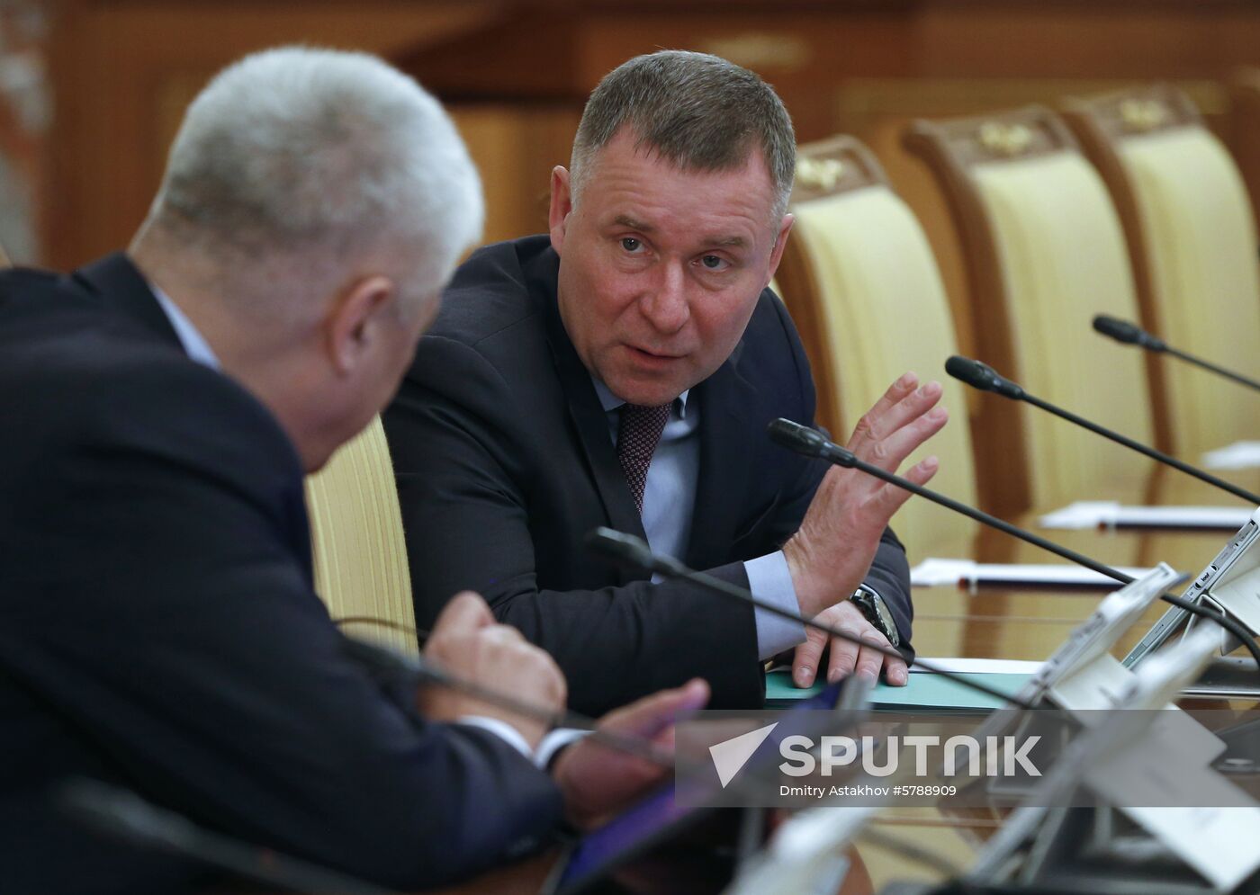 Prime Minister Dmitry Medvedev chairs Government meeting