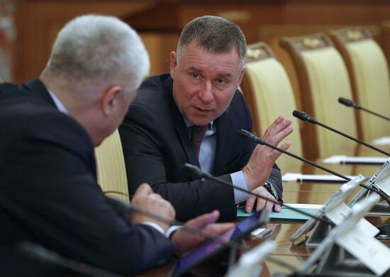 Prime Minister Dmitry Medvedev chairs Government meeting