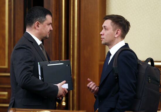 Prime Minister Dmitry Medvedev chairs Government meeting
