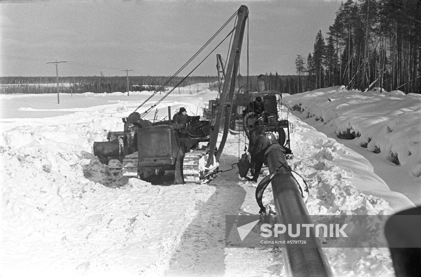 Tebuk-Ukhta oil pipeline construction