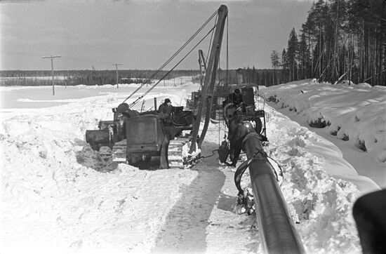 Tebuk-Ukhta oil pipeline construction
